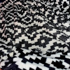 Extra soft cotton extra large blanket.